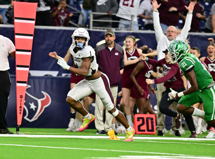 Cuero Silsbee Texas Football Region III-4A DII championship 120222 Tom Dendy 54